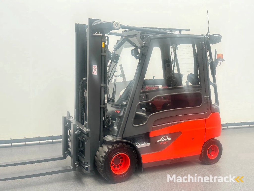Linde 387 E 30 L-01 inclusief nieuwe tractie batterij
