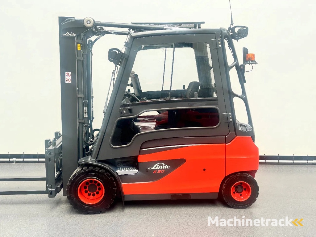 Linde 387 E 30 L-01 inclusief nieuwe tractie batterij