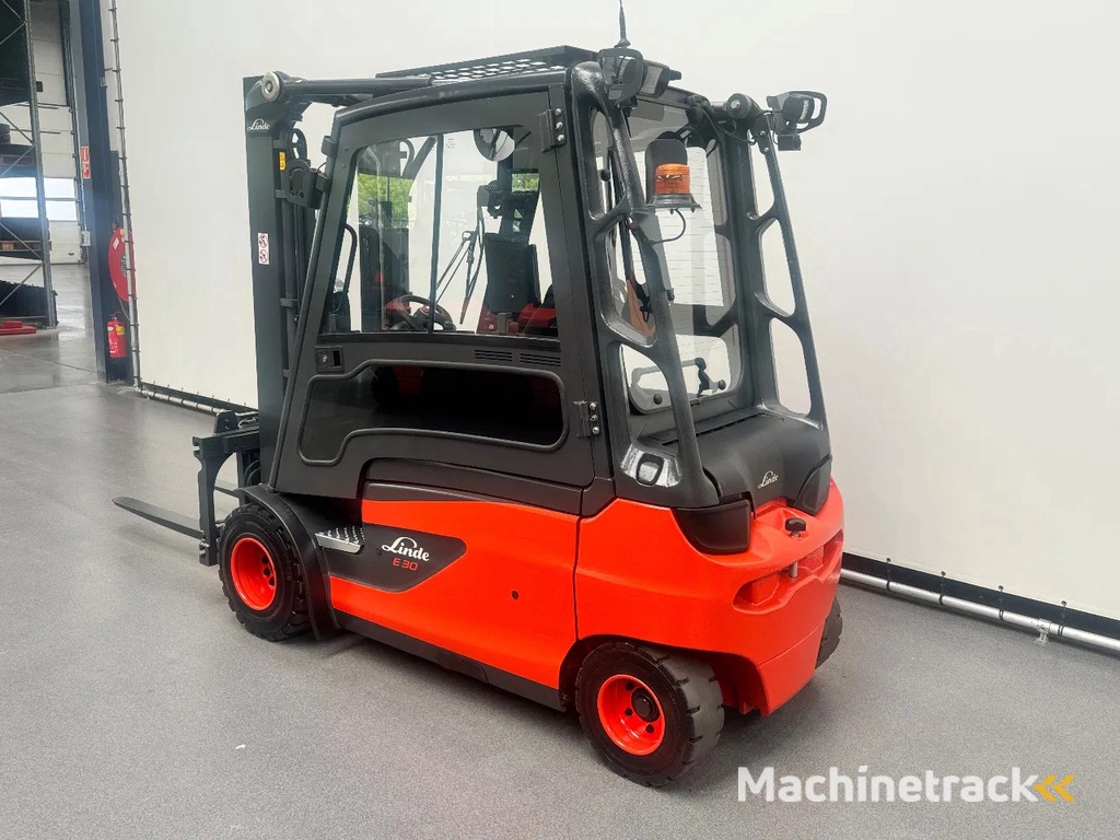 Linde 387 E 30 L-01 inclusief nieuwe tractie batterij