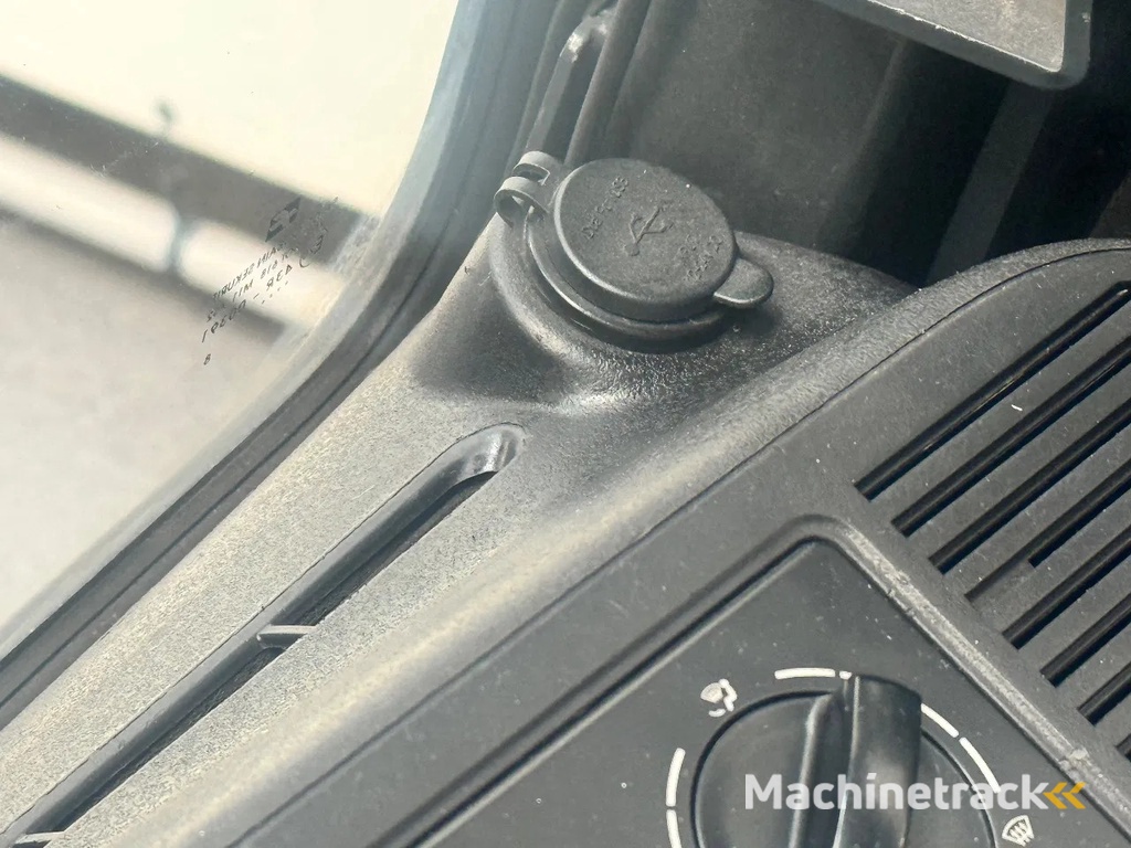 Linde 387 E 30 L-01 inclusief nieuwe tractie batterij