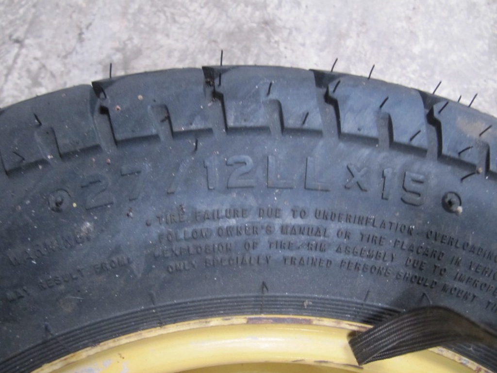 Thomas schanklader  Gevulde banden voor sloopwerkzaamheden