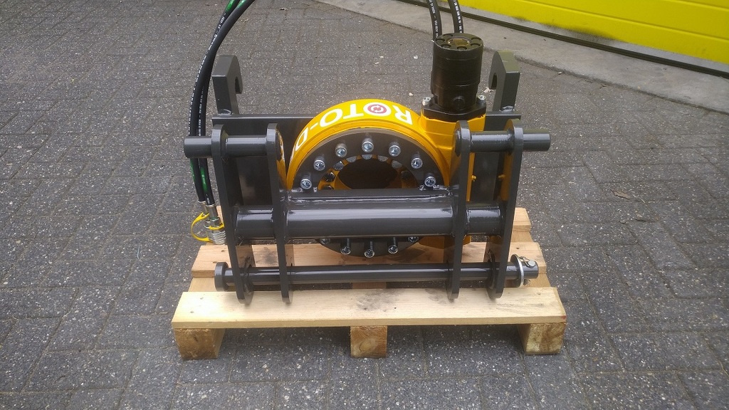 Quick Hitch Adapter  / Roto-Drive passend aan Giant shovels