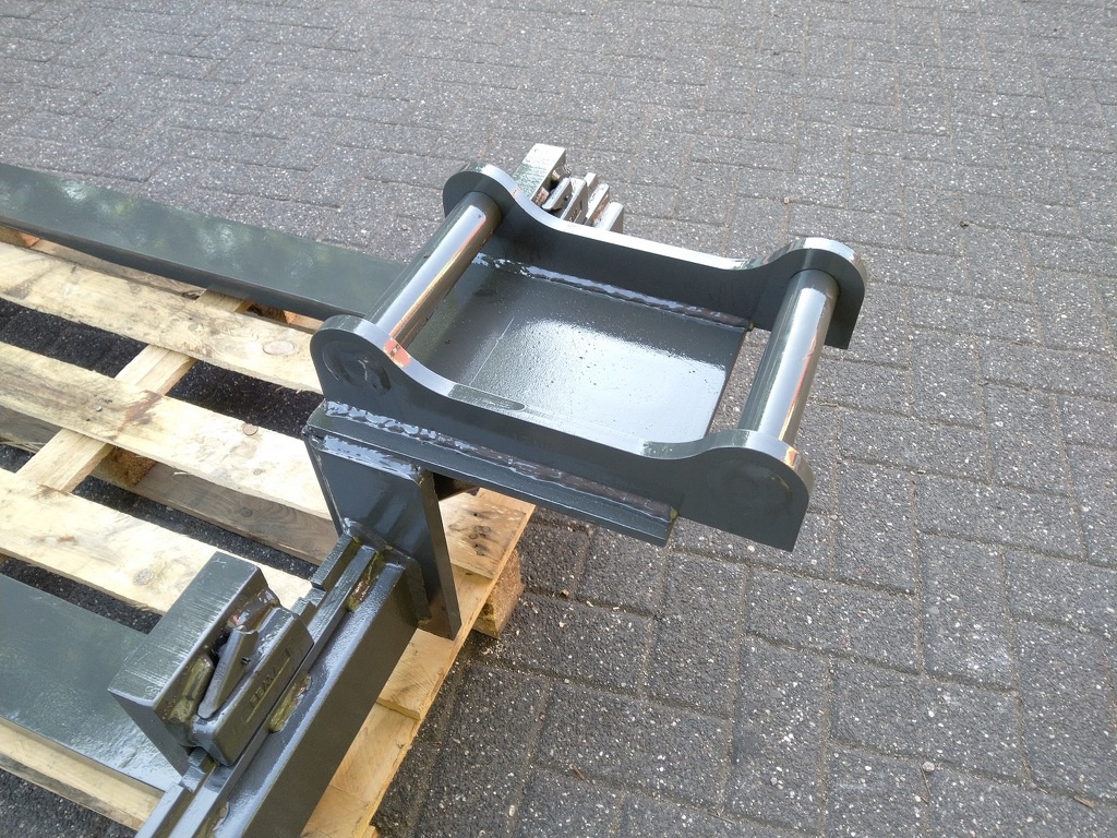 Palletvork S40-200  opname  Engcon / Steelwrist  tiltrotators