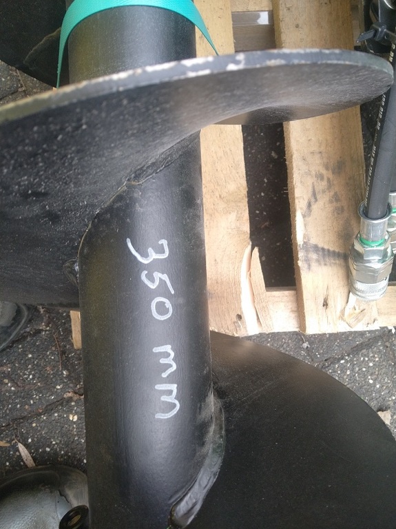 Häner   hydraulische grondboor  HEB 1200  met boor 350 mm  S 40 - 200 opname