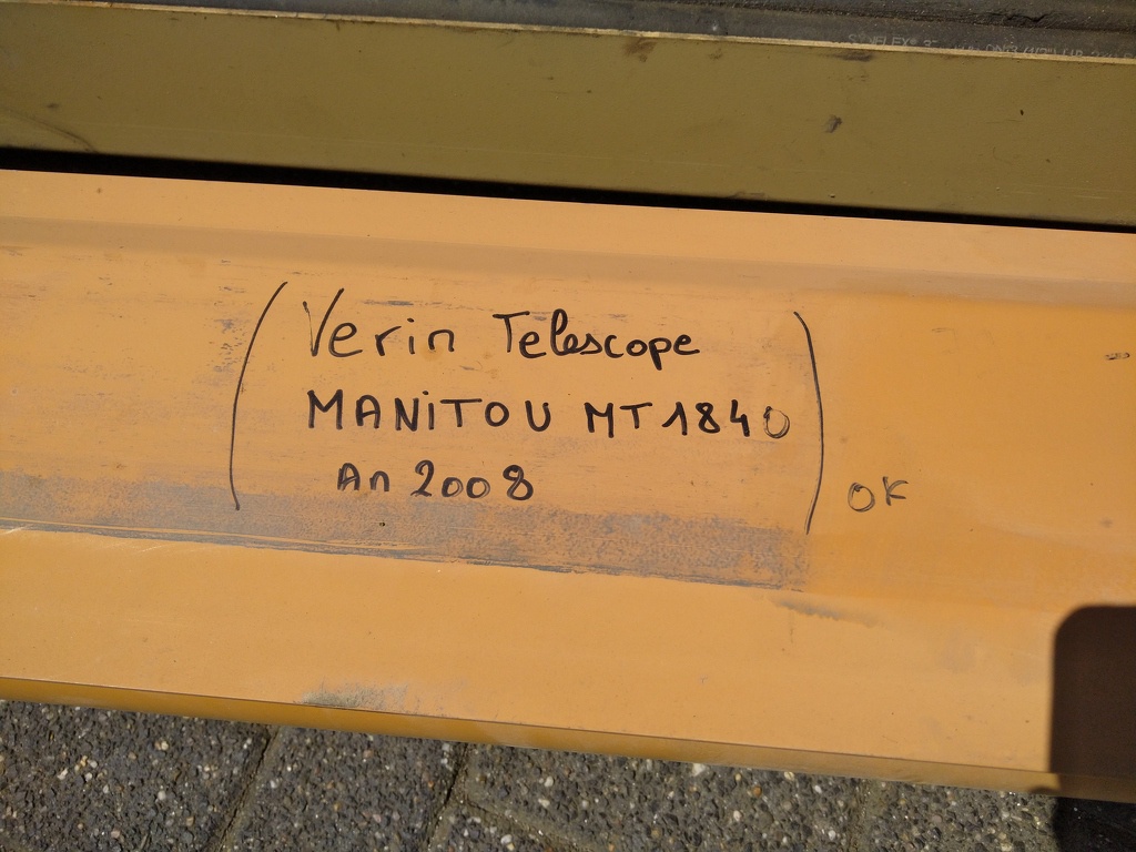 MANITOU  MT 1840  mast cilinder