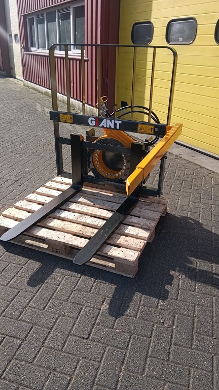 Kistenkantelaar/ Rotator passend aan Giant shovel