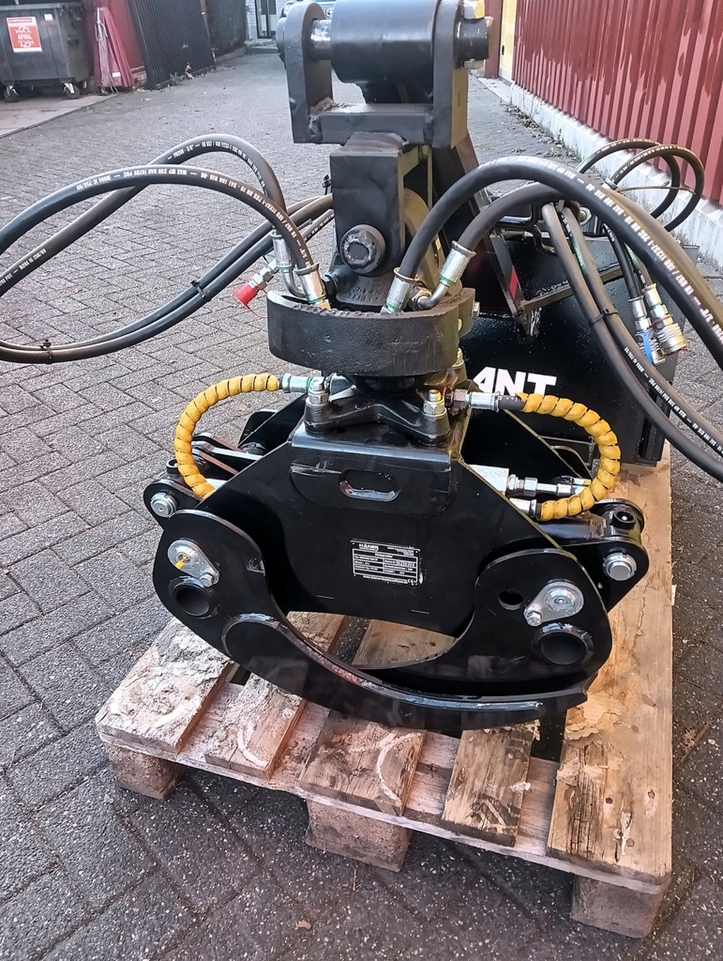 Houtklem met rotator passend aan Giant shovel