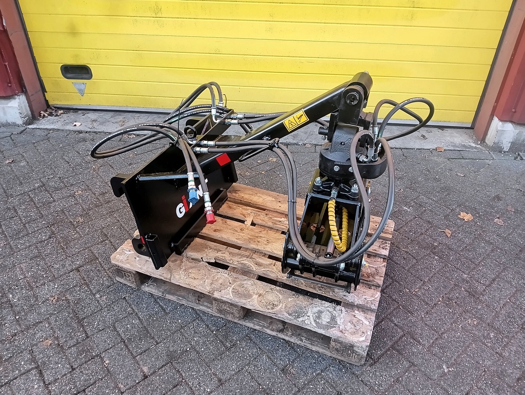 Houtklem met rotator passend aan Giant shovel