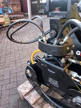 miniature-of Houtklem met rotator passend aan Giant shovel