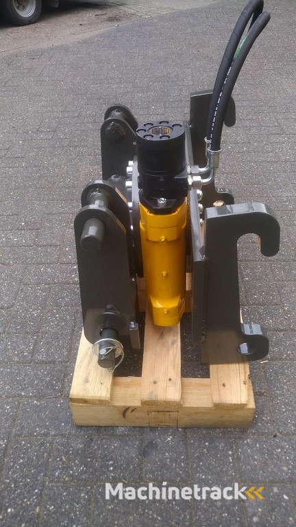 Quick Hitch Adapter  / Roto-Drive passend aan Giant shovels