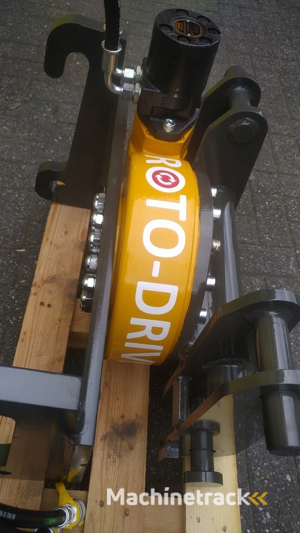 Quick Hitch Adapter  / Roto-Drive passend aan Giant shovels