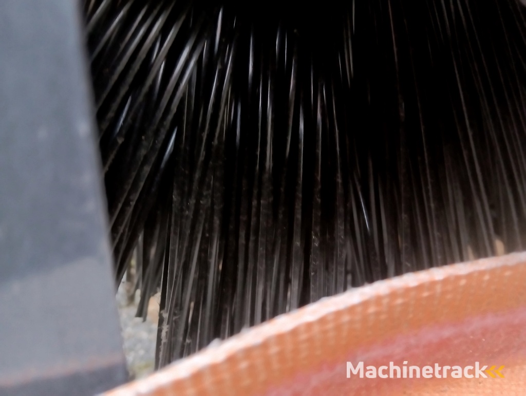 Veegborstel met opvangbak en sproeisysteem  ( UNUSED )