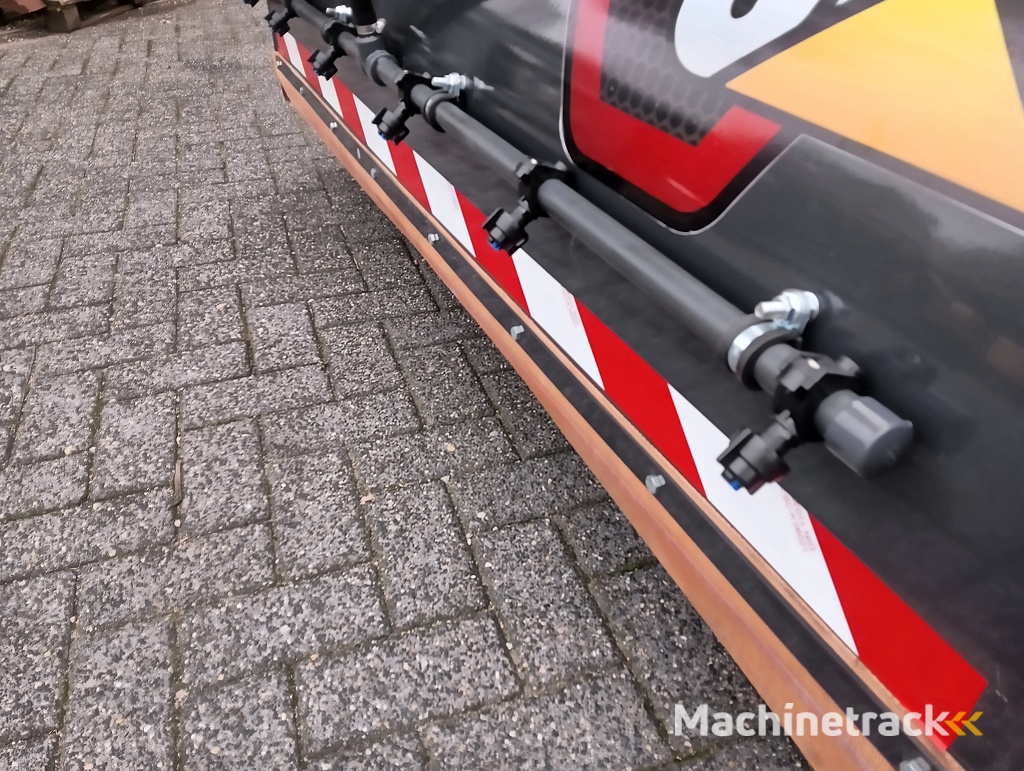 Veegborstel met opvangbak en sproeisysteem  ( UNUSED )