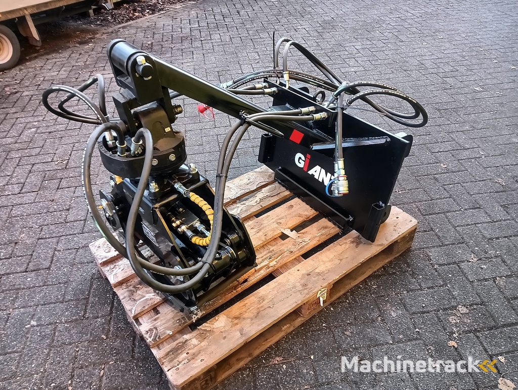 Houtklem met rotator passend aan Giant shovel