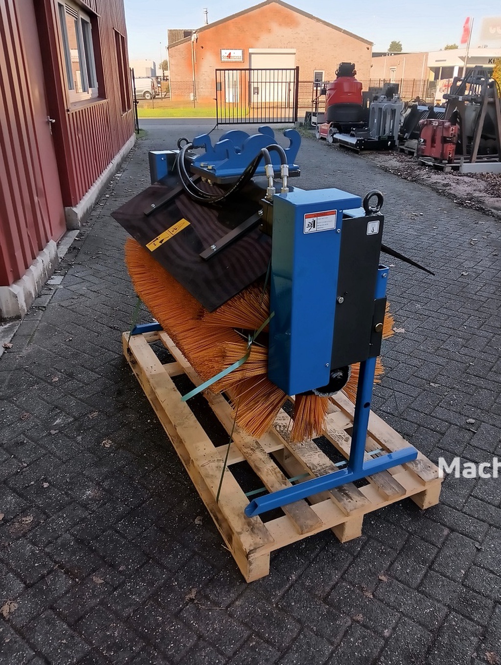 Veegborstel hydraulische aandrijving met Cw05 opname minigraver.