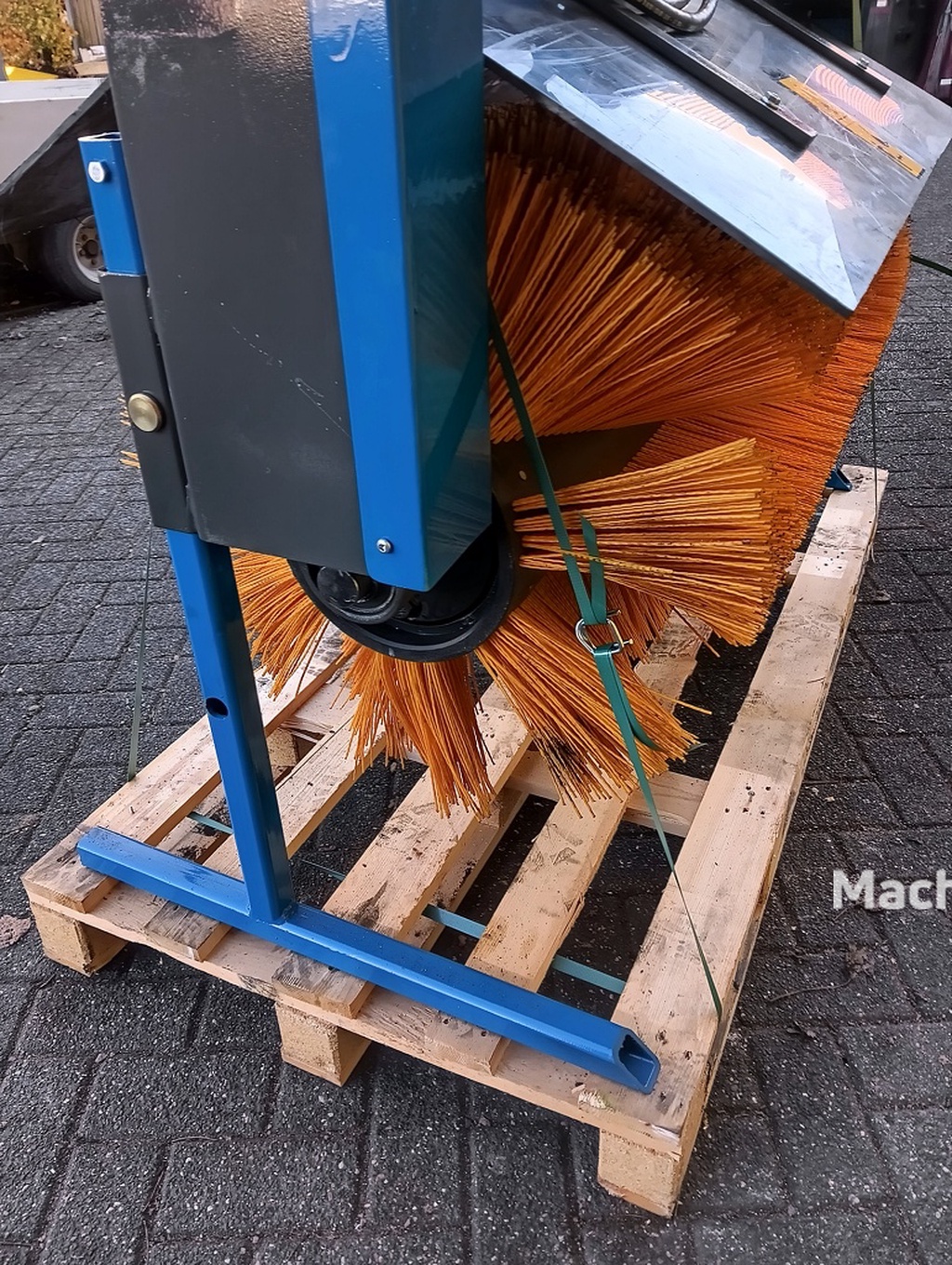 Veegborstel hydraulische aandrijving met Cw05 opname minigraver.