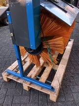 Minituur van Veegborstel hydraulische aandrijving met Cw05 opname minigraver.