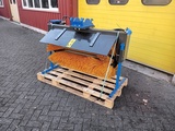 Minituur van Veegborstel hydraulische aandrijving met Cw05 opname minigraver.