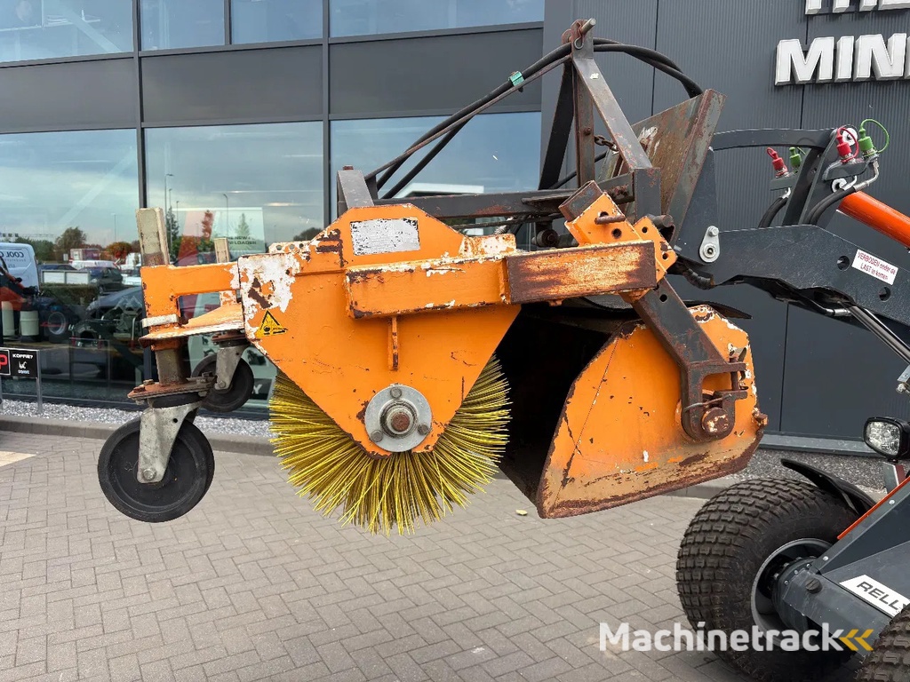 Relly Bema veegmachine - Technisch in orde