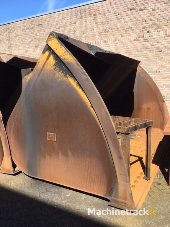 Loading bucket MHLM 10 3979 12.0