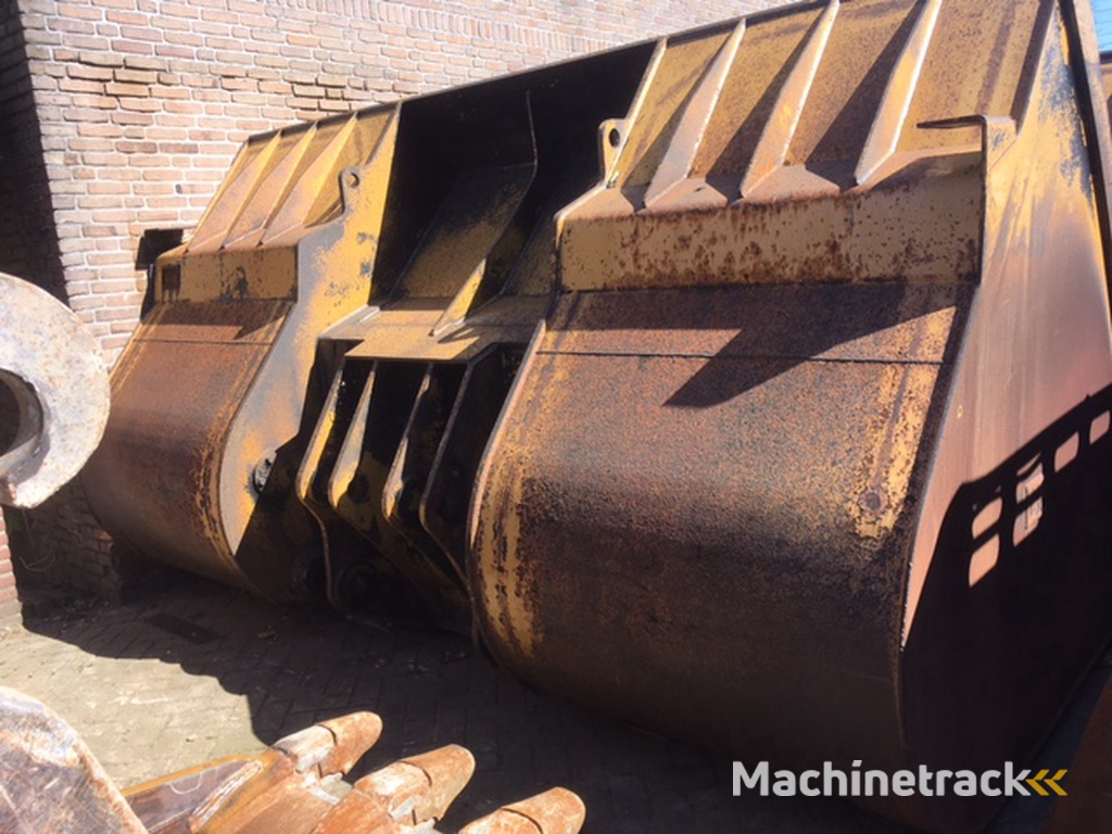 Loading bucket MHLM 10 3979 12.0