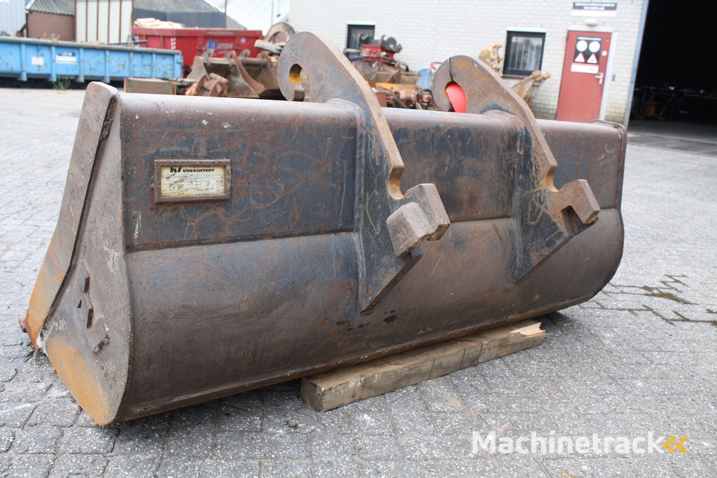 Ditchcleaning bucket NG 2 1800 0.90