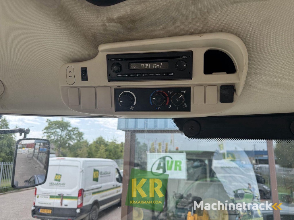 John Deere 6125R-63066