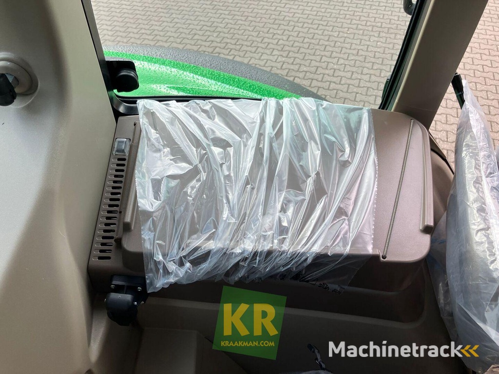 John Deere 6M-155-693692