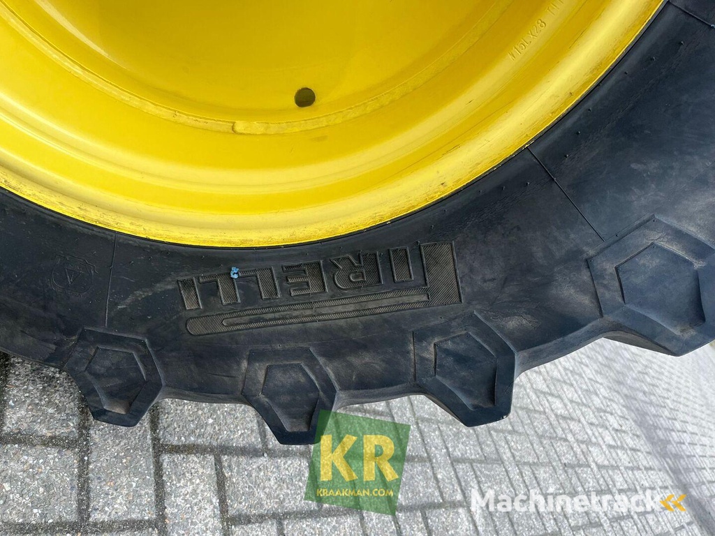 John Deere 6520-775707