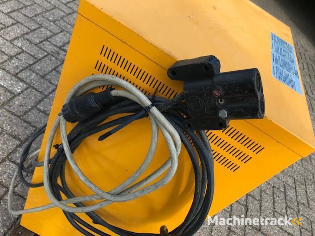 Mark Heftruck Acculader 220 volt