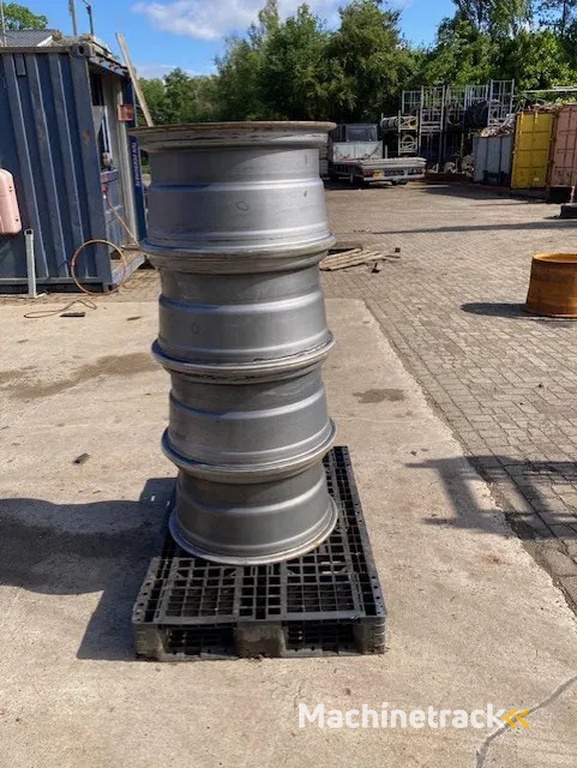 Manitou Velgen 13x24 MEFRO