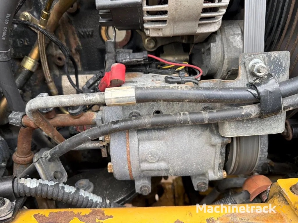 Caterpillar 432F2 manual engine! No add blue !