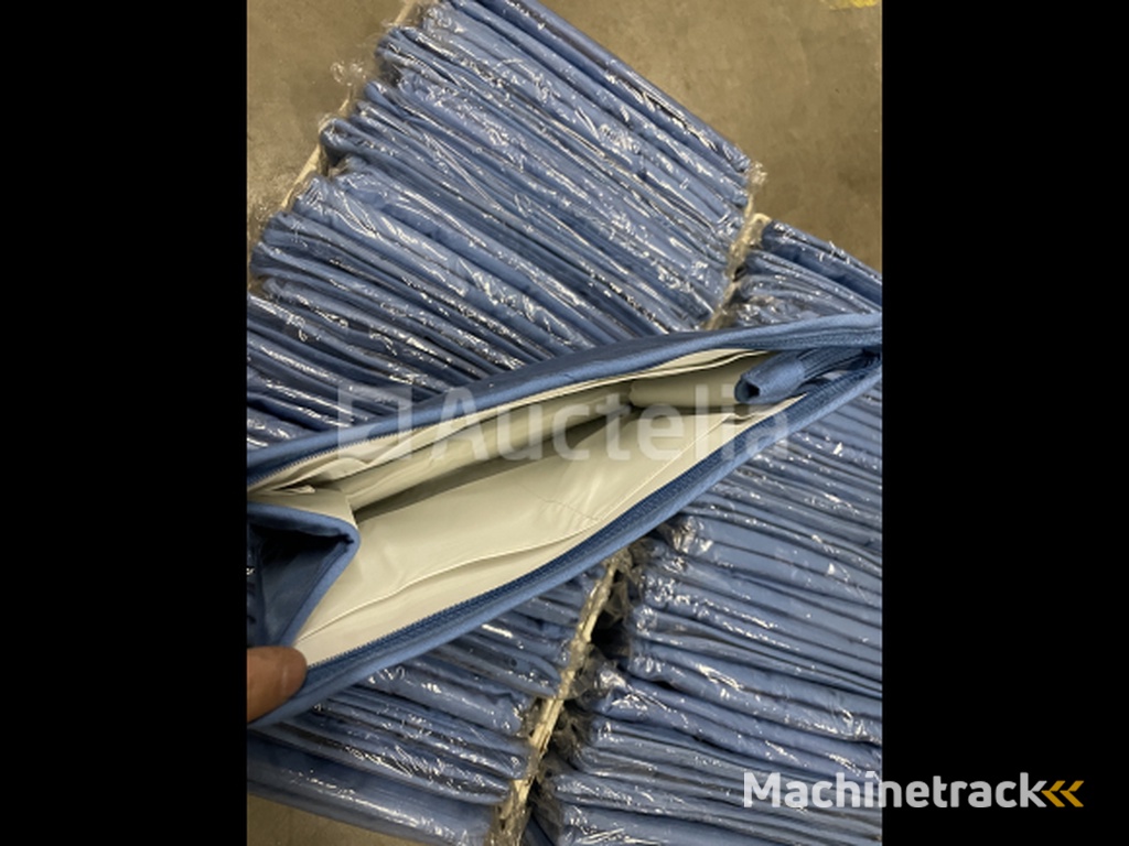 Set van 50 toilettassen