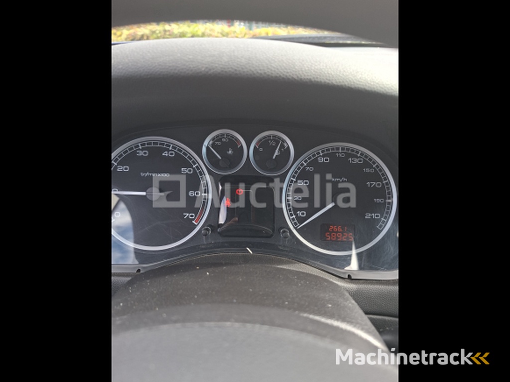 Car Peugeot 307 (2005-58.925 km-VIN:VF33EKFUC84066327)