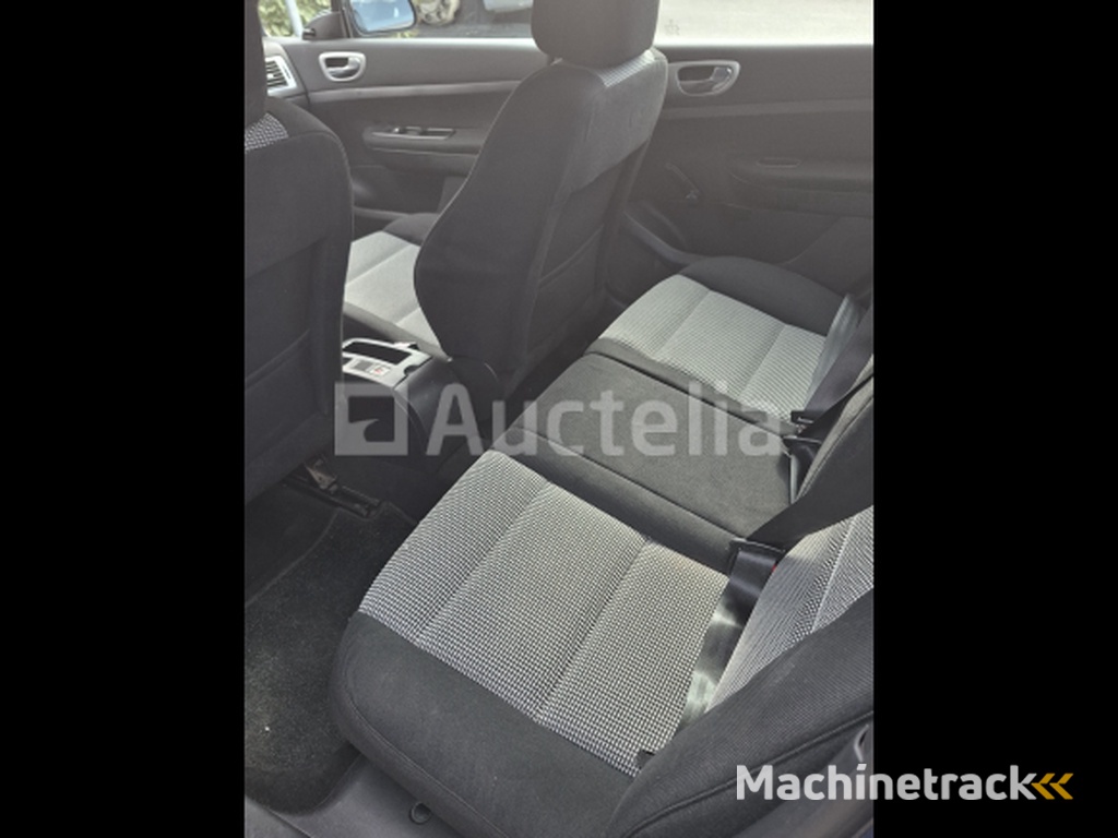 Car Peugeot 307 (2005-58.925 km-VIN:VF33EKFUC84066327)