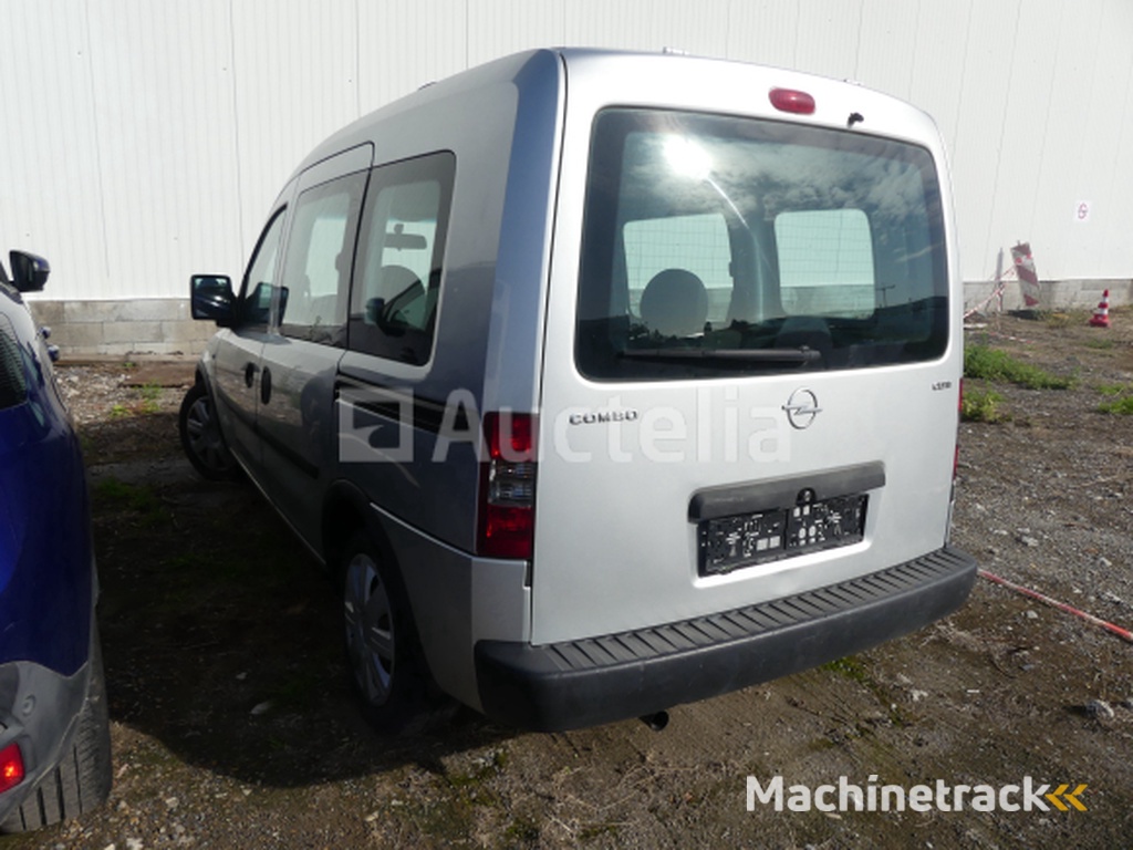 Opel Combo Car