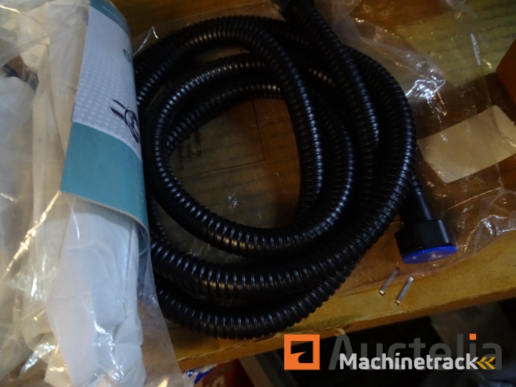 9 Sanitair sets (Zie foto's)