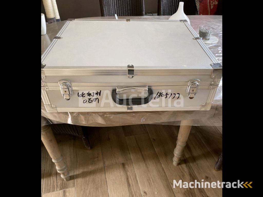 Metalen draagkoffers 2 stuks