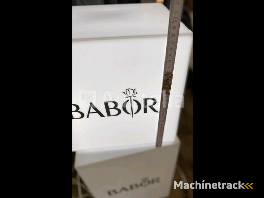 2 Leeds Babor plinths