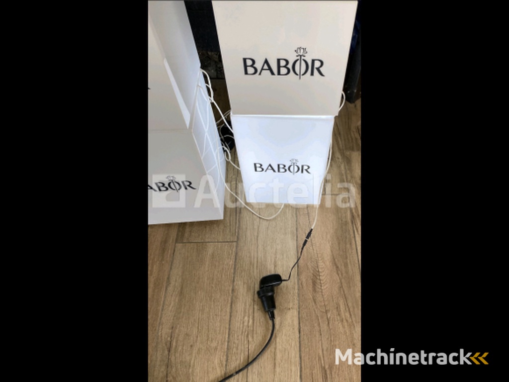 2 Leeds Babor plinths