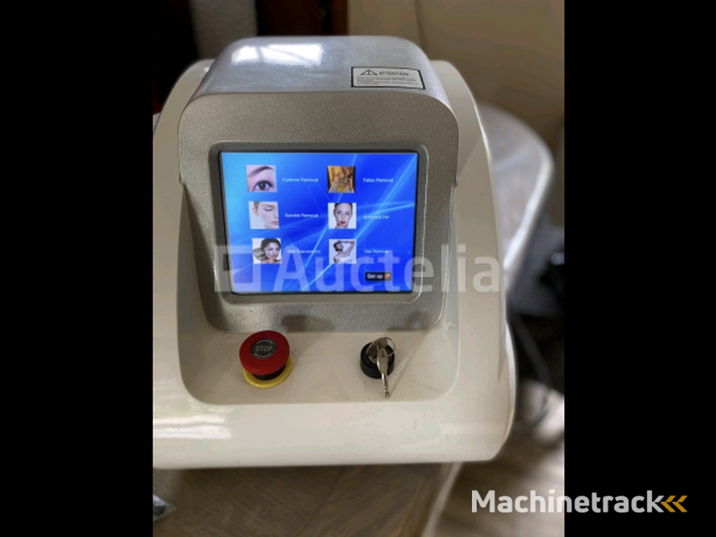 Mycosis laser treatment with Goldenaye tattoo removal.