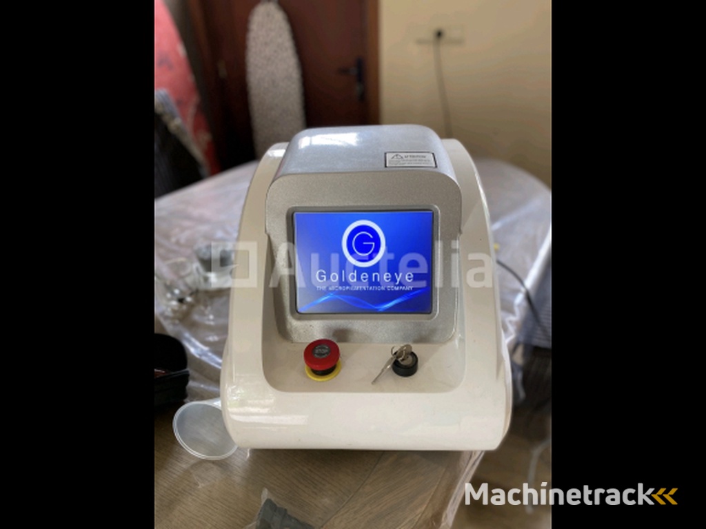 Mycosis laser treatment with Goldenaye tattoo removal.