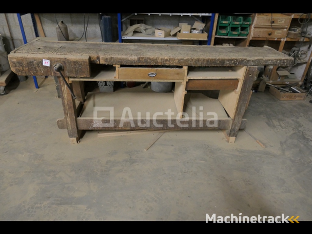 Carpenter's workbench