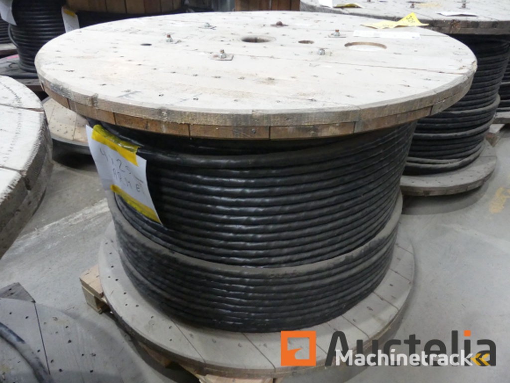 Drum with 4 x 25 armored cable (523 m)