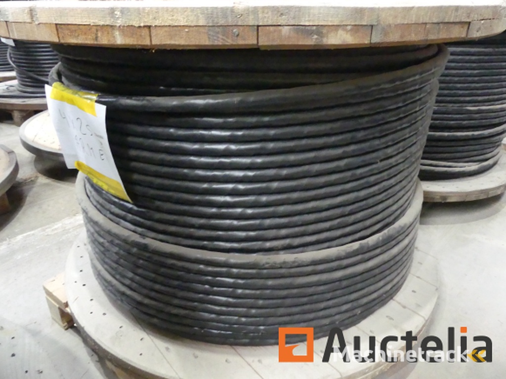 Drum with 4 x 25 armored cable (523 m)
