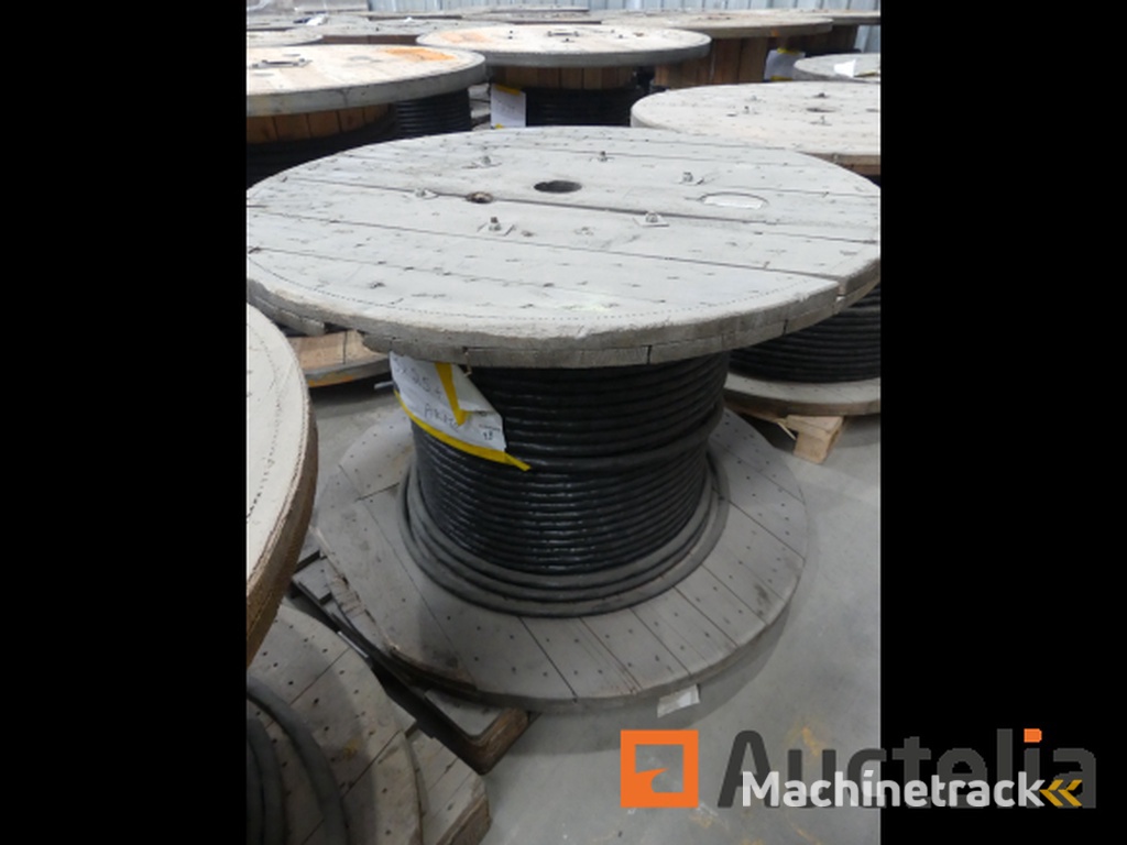 Trommel met 3 x 25 + 1 x 16 gepantserde kabel (80m)