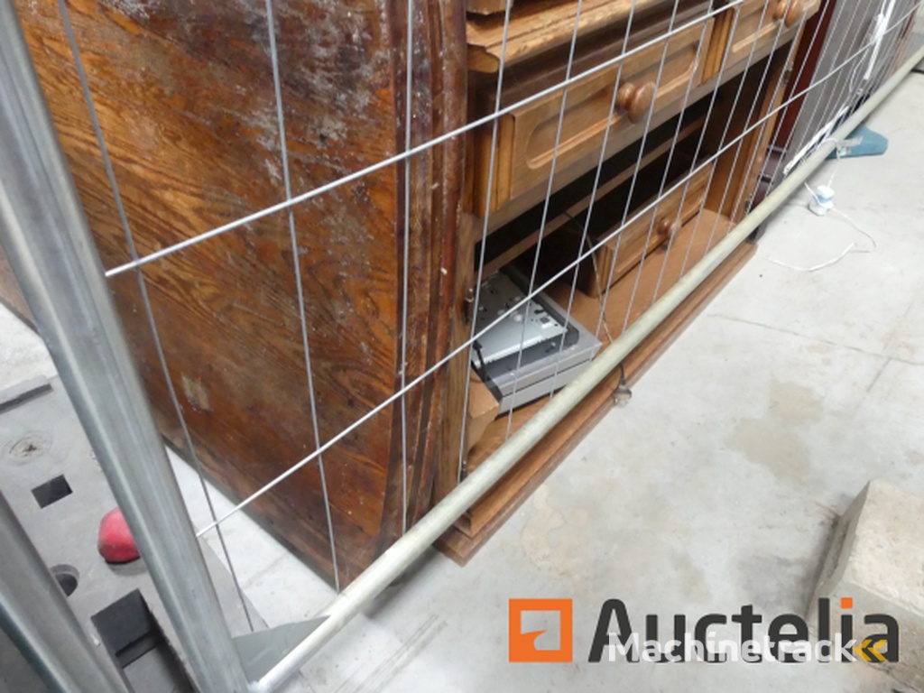 Furniture and consumer goods (seizure)