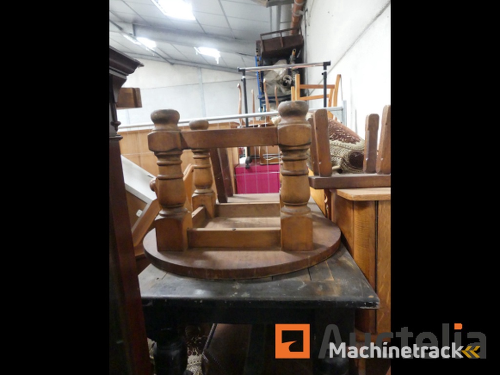 Furniture and consumer goods (seizure)