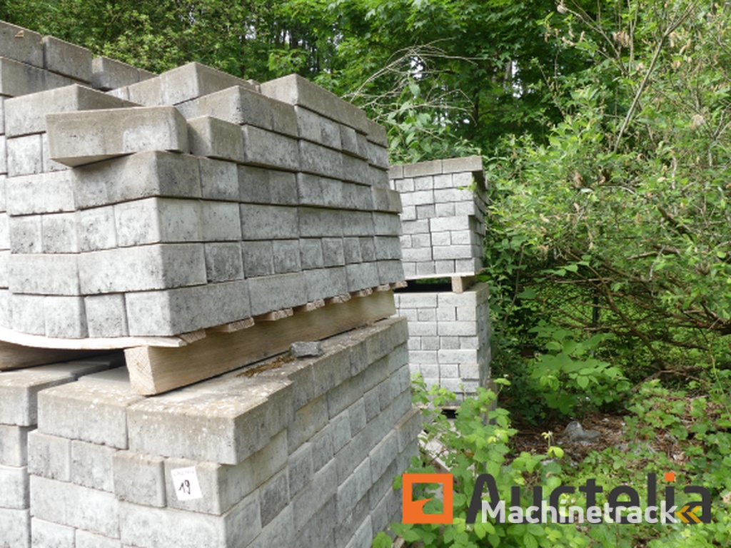 2500 Grey Cement Pavers