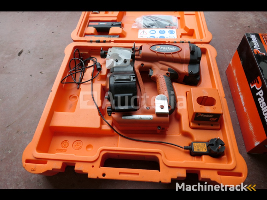 Gasspijkermachine + Nagelbalans Paslode Impulse IM45 CW